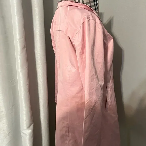 Burberry Pink Trench Coat with Check Lining - Picture 8 of 8